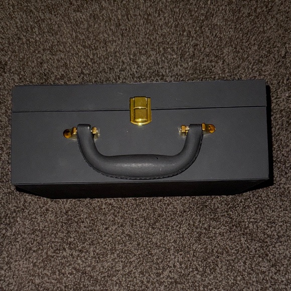 La Rouge Pierre Luxury Skincare Set in Black and Gold - Picture 3 of 6